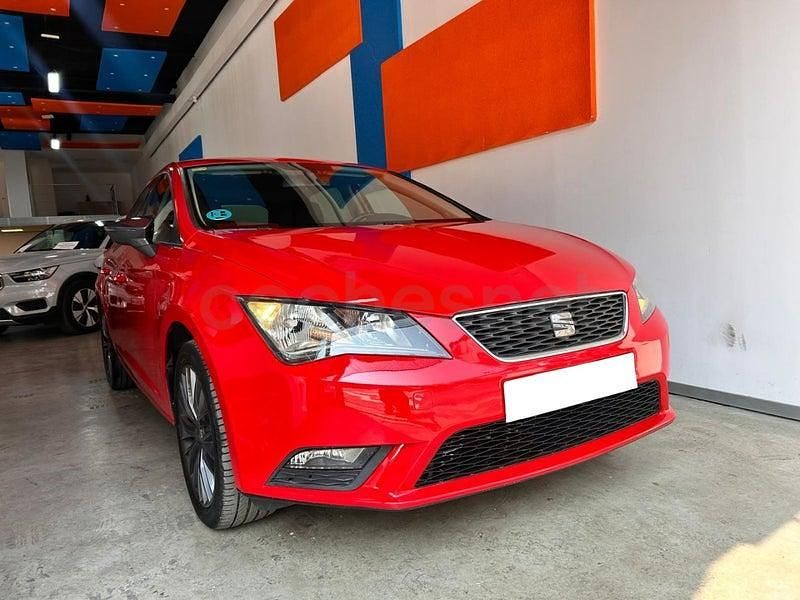 Usado Seat Leon CONNECT 110 CV (80 kW) 2015 Rojo Berlina