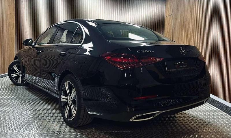 Usado Mercedes C300e 313 CV (230 kW) 2023 Negro Berlina