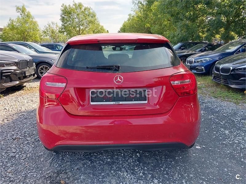 Rojo Usado 2013 Mercedes A180 Style Berlina | 12.900 € (Precio justo) - Imagen 1/4