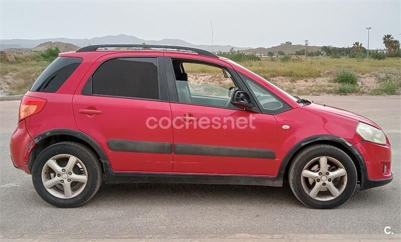 Usado Suzuki SX4 GL 90 CV (66 kW) 2009 Rojo SUV