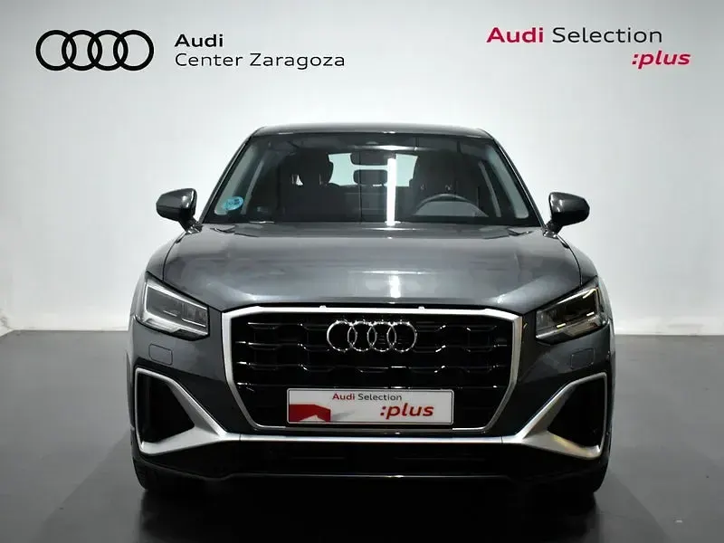 Usado Audi Q2 116 CV (85 kW) 2025 Gris / plata SUV