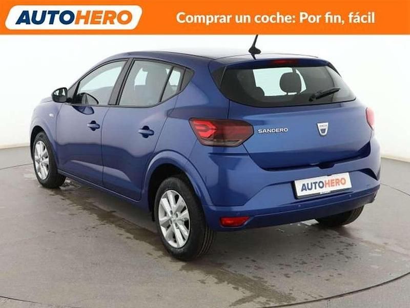 Usado Dacia Sandero Comfort 91 CV (66 kW) 2021 Azul Utilitario