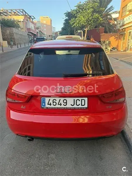 Usado Audi A1 90 CV (66 kW) 2014 Rojo Utilitario