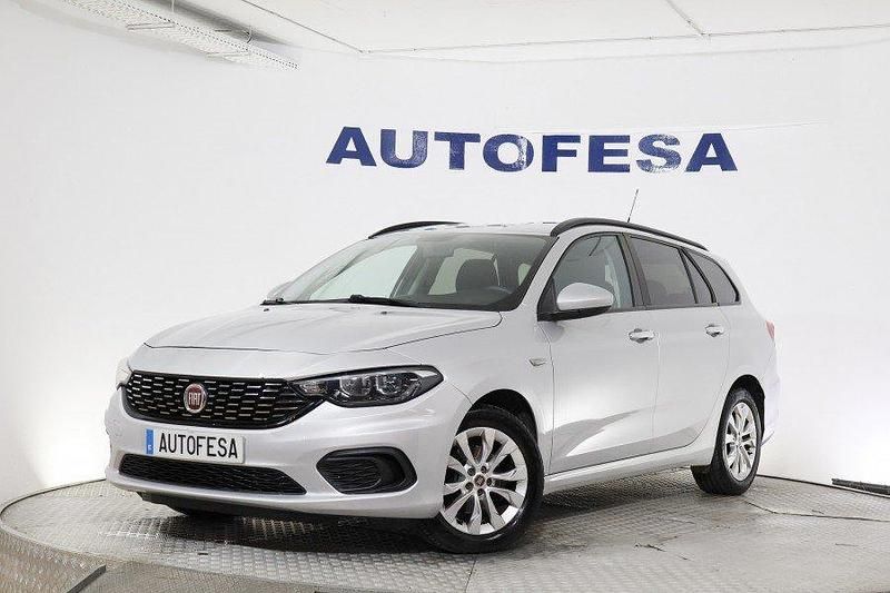 Plateado Usado 2017 Fiat Tipo Lounge Familiar | 7950 € (Precio justo) - Imagen 1/4