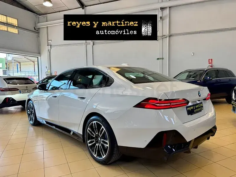 Usado BMW 520 Comfort Edition 197 CV (144 kW) 2026 Blanco Berlina