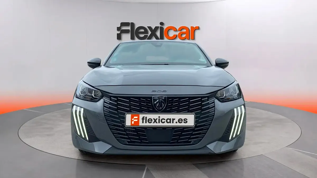 Usado Peugeot 208 Allure 101 CV (74 kW) 2025 Gris Utilitario