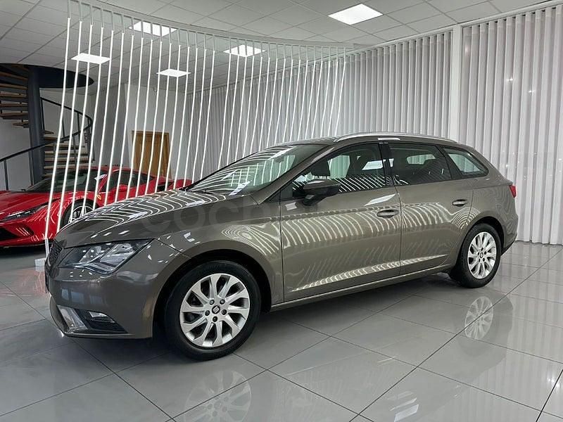 Usado Seat Leon Style 105 CV (77 kW) 2015 Beige Familiar