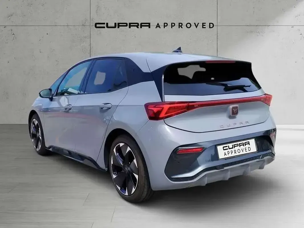 Usado Cupra Born e-Boost 169 kW (231 CV) 2025 Gris Utilitario