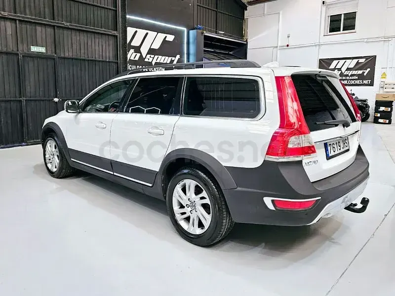 Usado Volvo XC70 Summum 181 CV (133 kW) 2015 Blanco Familiar
