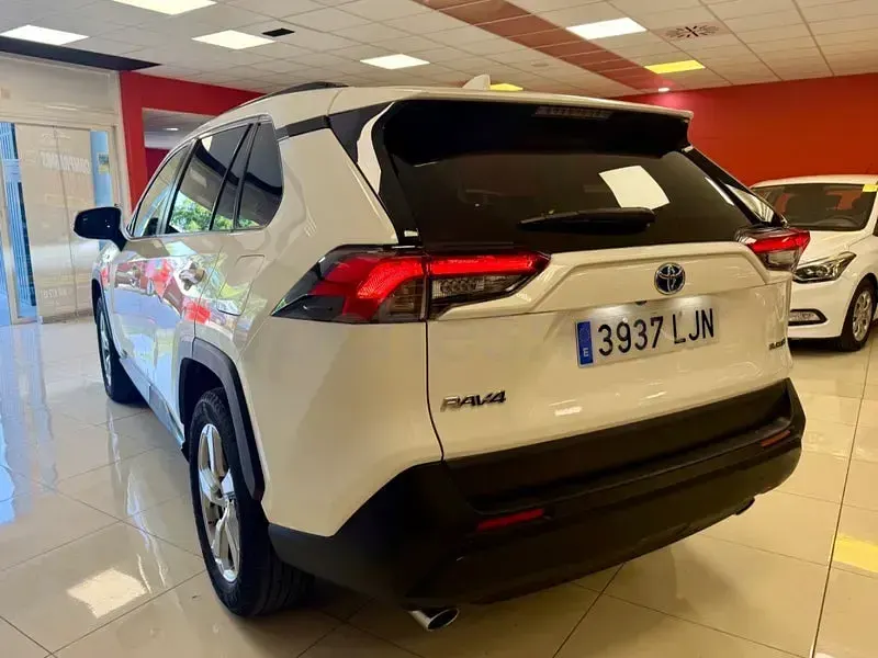 Usado Toyota RAV4 Hybrid Advance 218 CV (160 kW) 2020 Blanco SUV