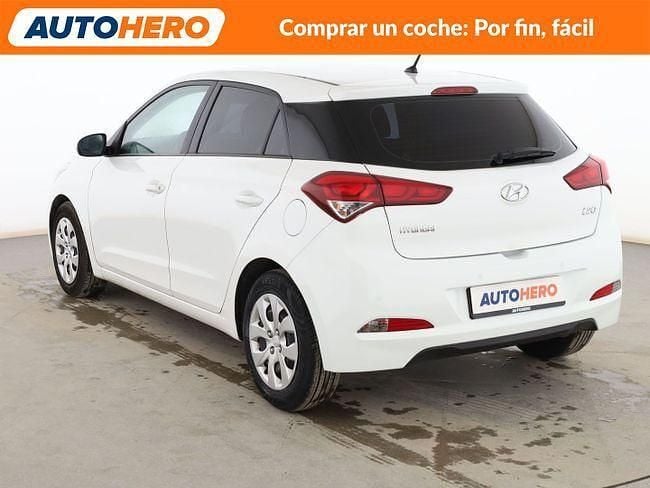 Usado Hyundai i20 Comfort 85 CV (62 kW) 2016 Blanco Berlina