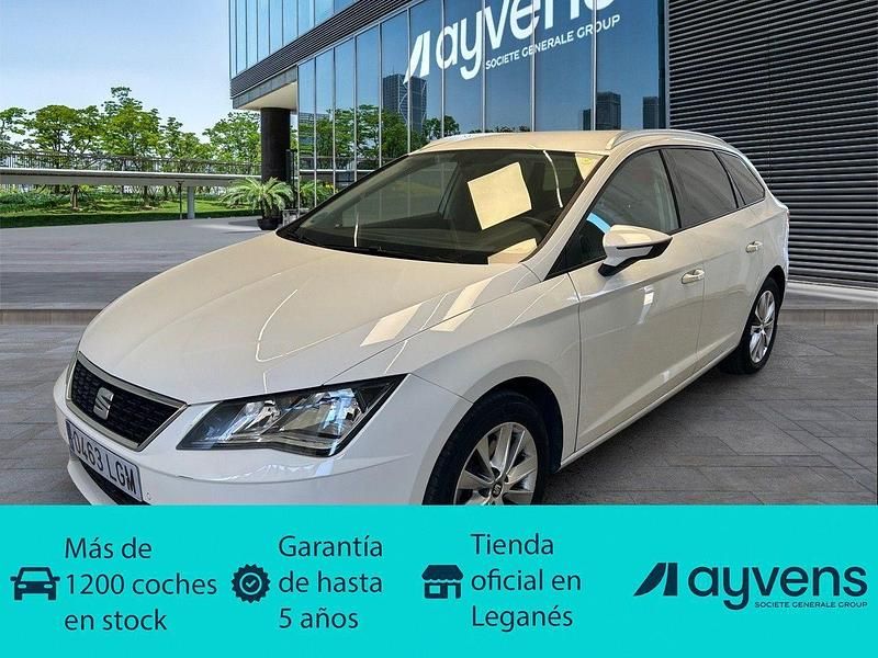 Usado Seat Leon Style 115 CV (84 kW) 2020 Blanco Familiar