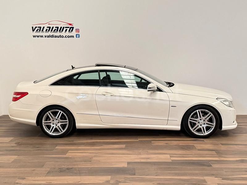 Usado Mercedes E220 170 CV (125 kW) 2011 Blanco Coupe