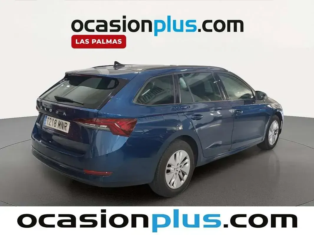 Usado Skoda Octavia Ambition 116 CV (85 kW) 2024 Azul Familiar