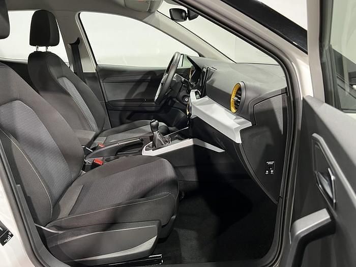 Usado Seat Arona Style 115 CV (84 kW) 2025 Blanco SUV