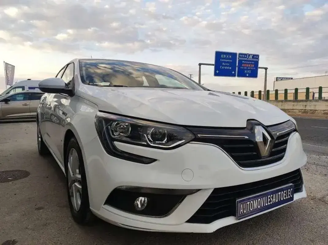 Usado Renault Mégane 116 CV (85 kW) 2020 Blanco Utilitario