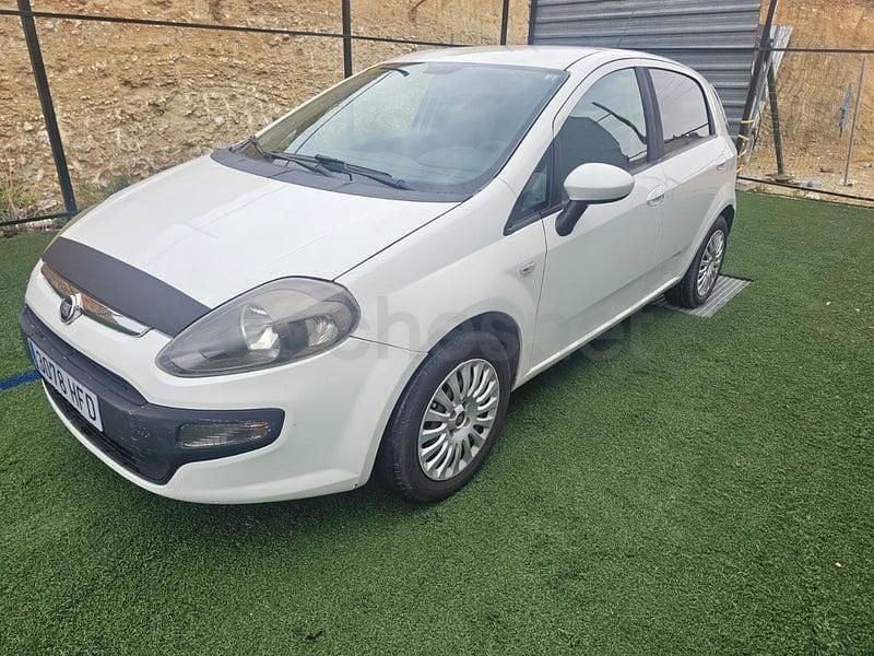 Usado Fiat Punto Active 69 CV (50 kW) 2011 Blanco Utilitario