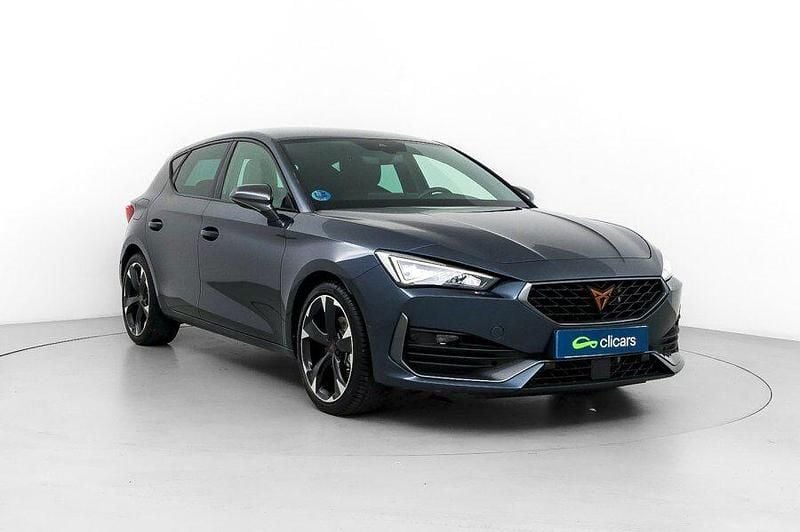 Usado Cupra Leon 150 CV (110 kW) 2022 Gris / plata Berlina