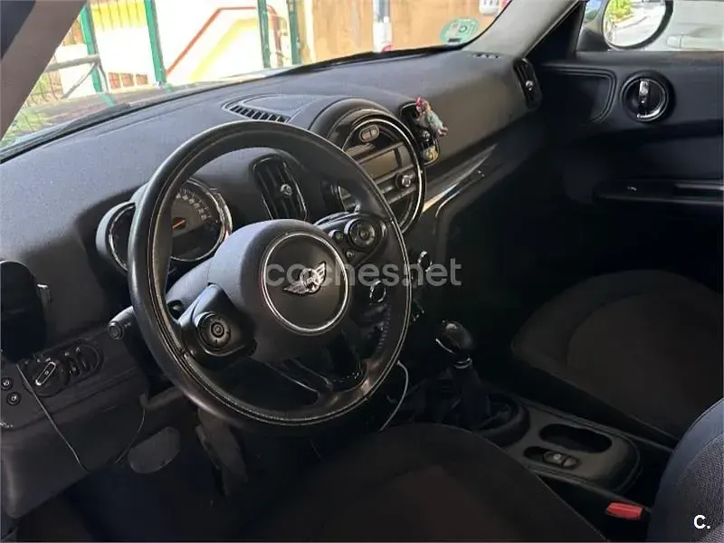 Usado Mini One Countryman 102 CV (75 kW) 2017 Verde SUV