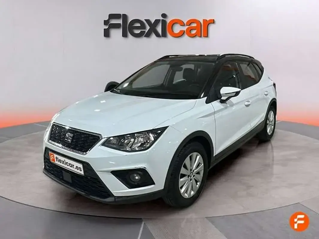 Usado Seat Arona Style 110 CV (80 kW) 2021 Blanco SUV