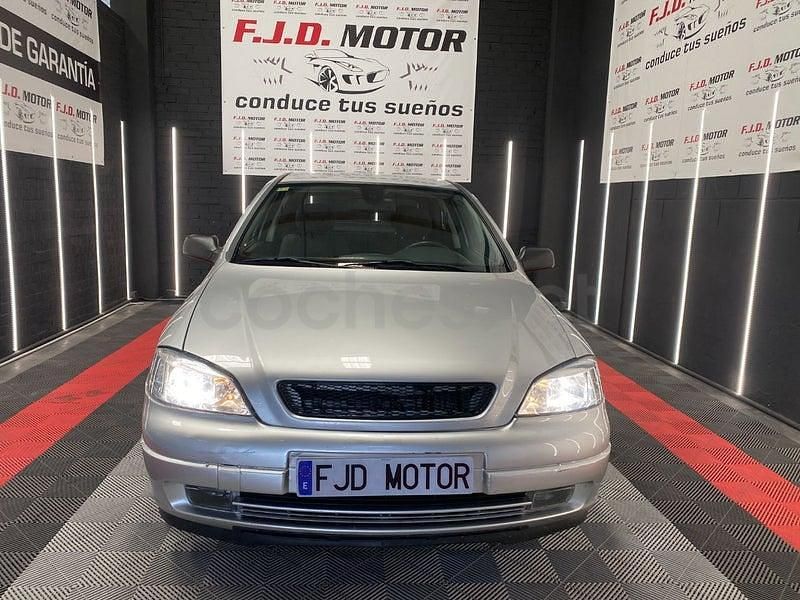 Usado Opel Astra Edition 80 CV (58 kW) 2003 Gris / plata Berlina