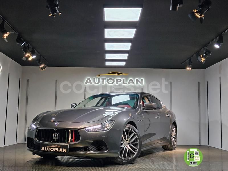 Gris / plata Usado 2014 Maserati Ghibli Berlina | 32.990 € (Precio justo) - Imagen 1/4