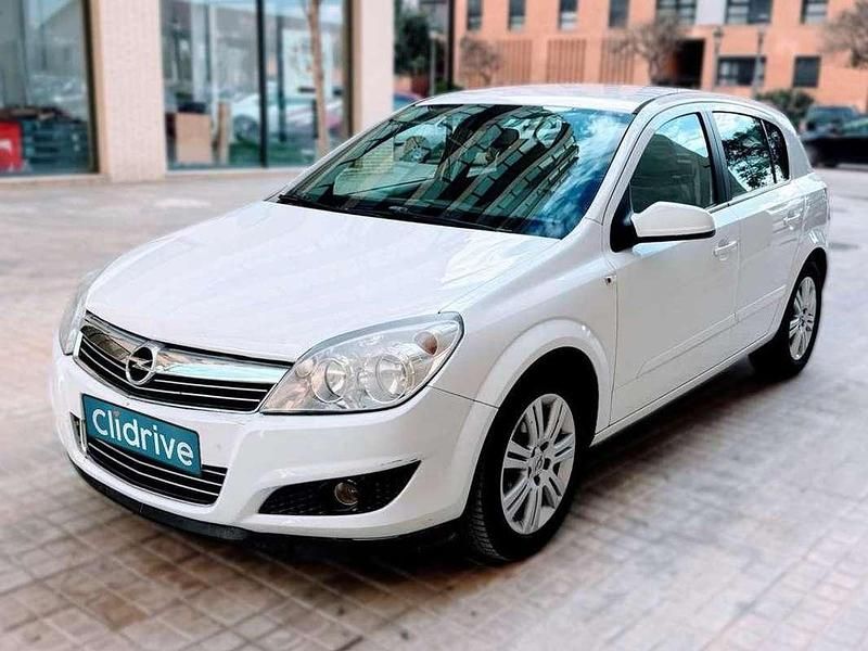 Usado Opel Astra Cosmo 110 CV (80 kW) 2009 Blanco Utilitario