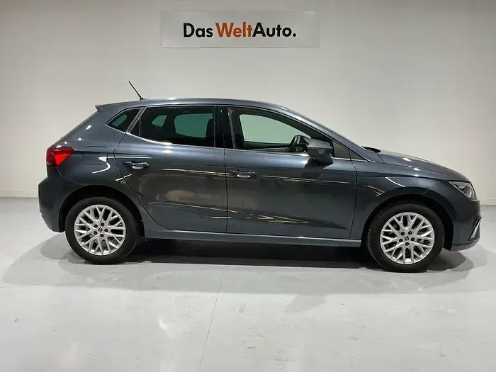 Usado Seat Ibiza 115 CV (84 kW) 2025 Gris Utilitario