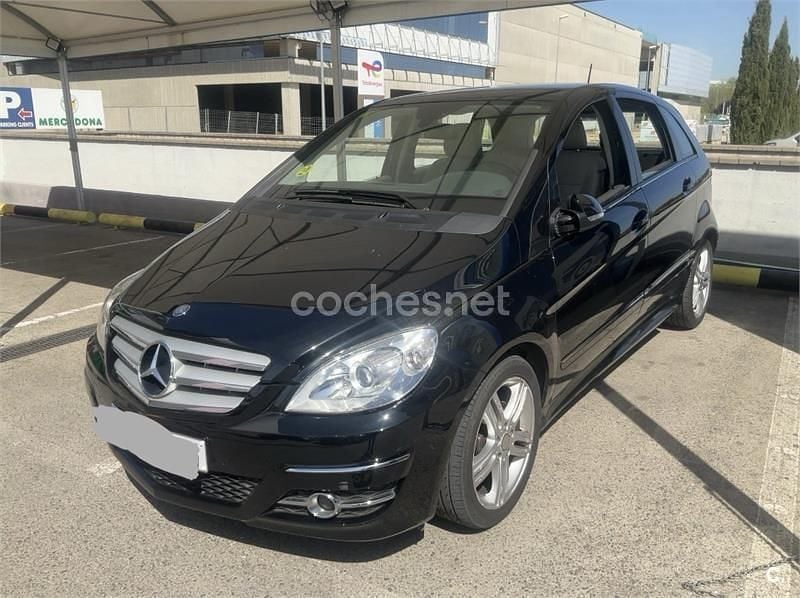 Usado Mercedes B180 109 CV (80 kW) 2009 Negro Monovolumen