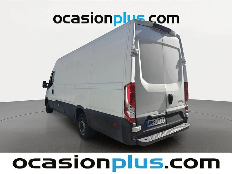 Usado Iveco Daily 156 CV (114 kW) 2019 Blanco Familiar