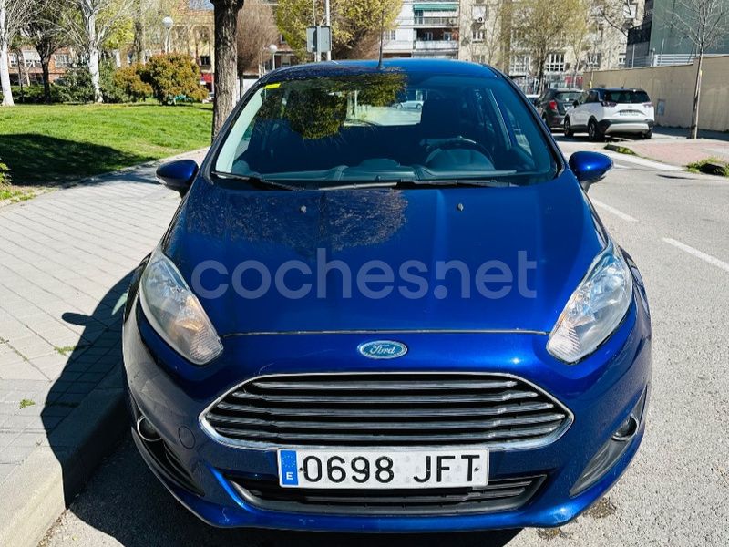 Azul Usado 2016 Ford Fiesta Trend Utilitario | 7799 € (Precio justo) - Imagen 1/4