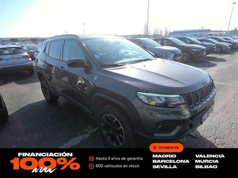 Usado Jeep Compass Trailhawk 241 CV (177 kW) 2023 Gris SUV
