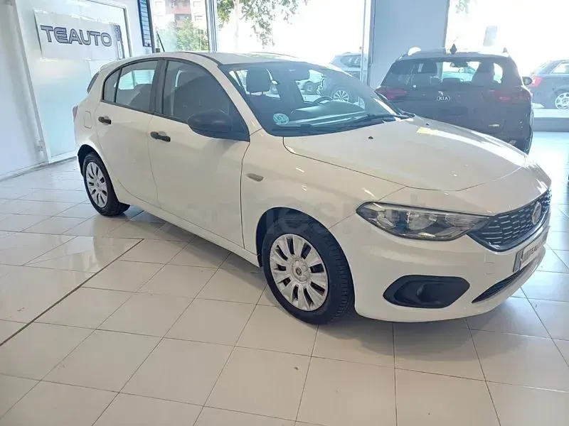 Usado Fiat Tipo Business 120 CV (88 kW) 2019 Blanco Berlina