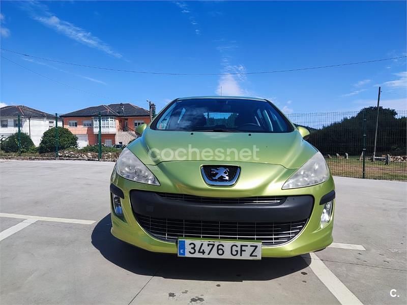 Verde Usado 2008 Peugeot 308 Berlina | 5000 € (Precio justo) - Imagen 1/4