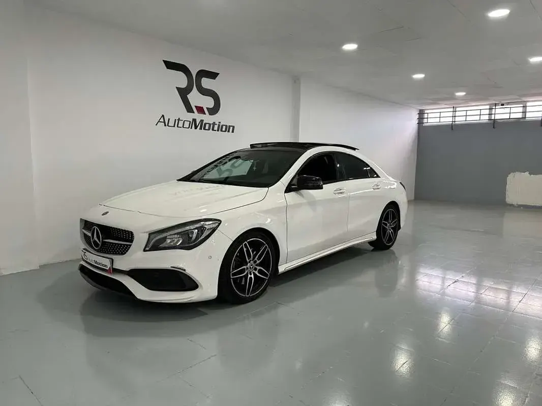 Usado Mercedes CLA220 170 CV (125 kW) 2018 Blanco Berlina