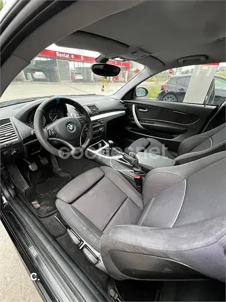 Usado BMW 120 170 CV (125 kW) 2007 Negro Utilitario
