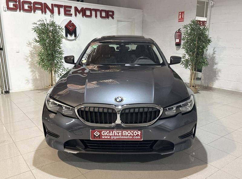 Usado BMW 318 Advantage 150 CV (110 kW) 2022 Gris / plata Berlina