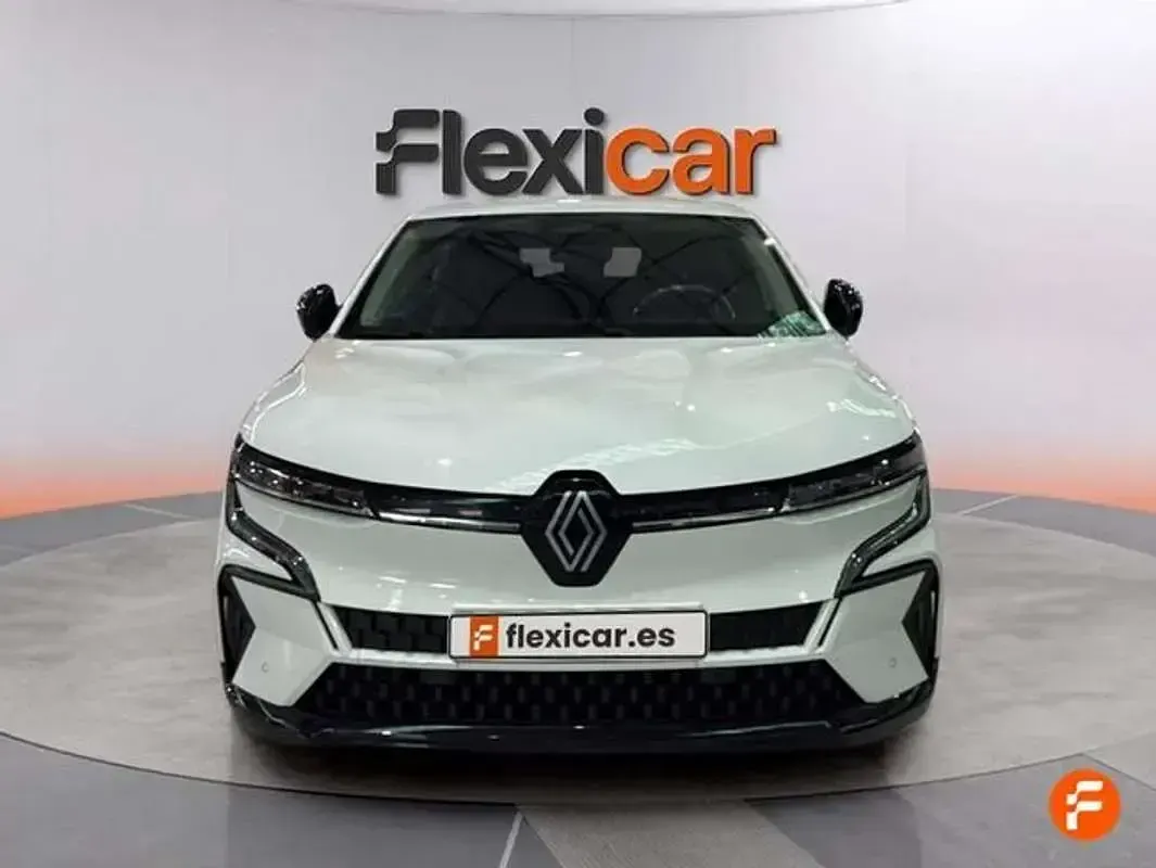 Usado Renault Megane E-Tech Equilibre 96 kW (131 CV) 2023 Blanco Utilitario
