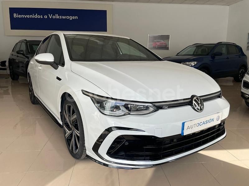 Blanco Usado 2021 VW Golf VIII R-line Berlina | 24.900 € (Un poco caro) - Imagen 1/4