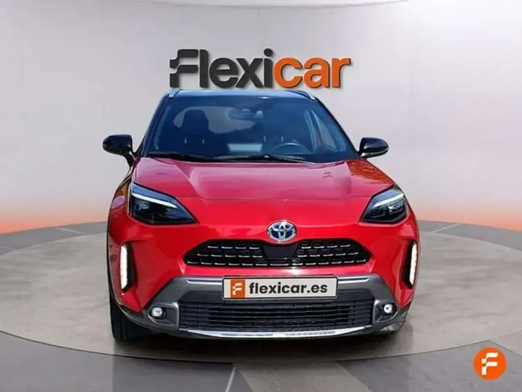 Usado Toyota Yaris Cross 116 CV (85 kW) 2022 Rojo SUV