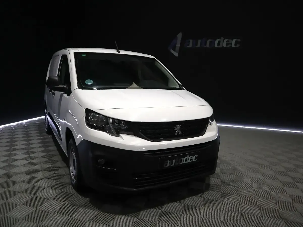 Usado Peugeot Partner 100 CV (73 kW) 2022 Blanco Monovolumen