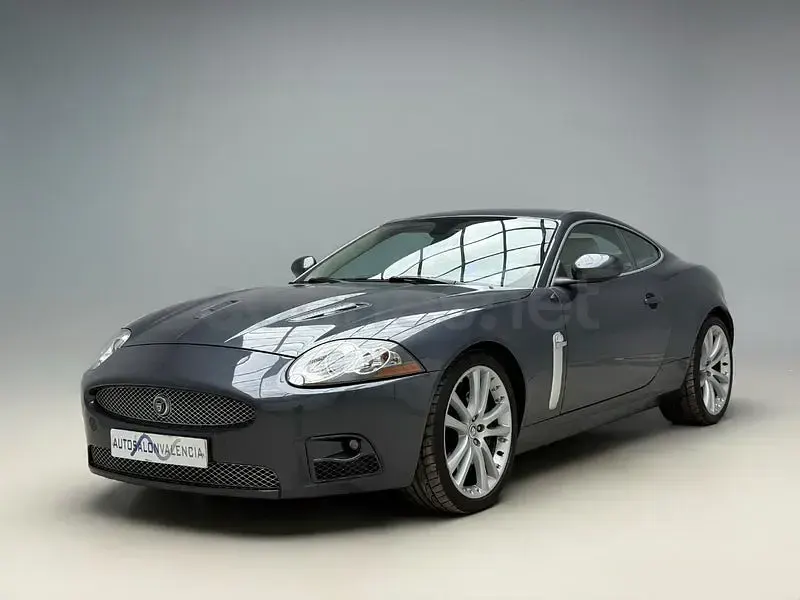 Usado Jaguar XKR 419 CV (308 kW) 2007 Gris / plata Coupe