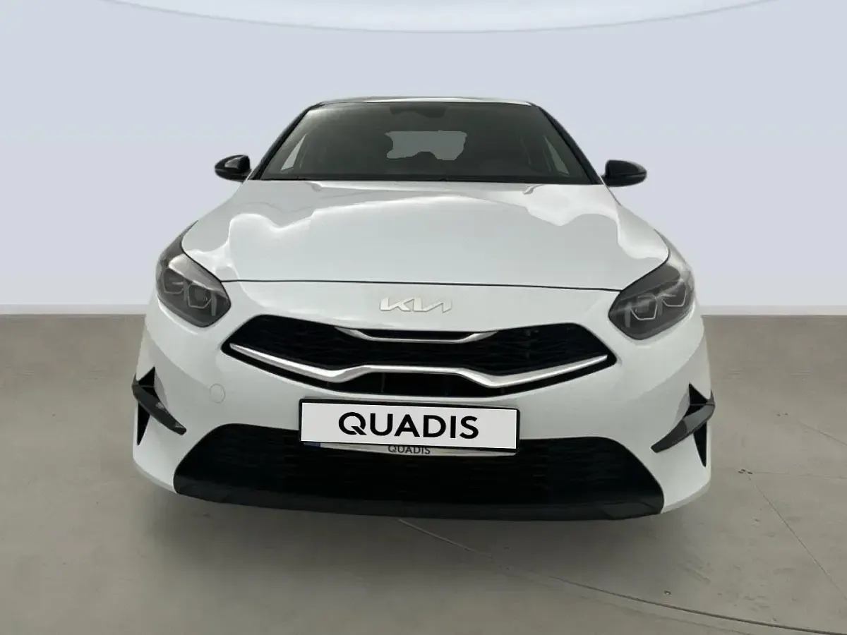 Usado Kia Ceed Edition 7 101 CV (74 kW) 2025 Blanco Utilitario