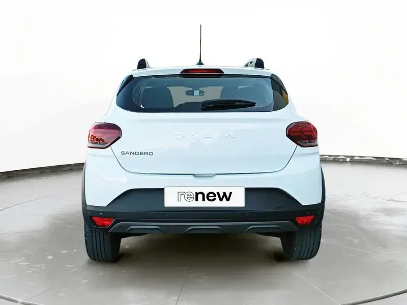 Usado Dacia Sandero Expression 100 CV (73 kW) 2024 Blanco Berlina