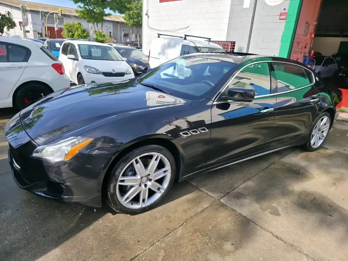 Usado Maserati Quattroporte 411 CV (302 kW) 2015 Negro Berlina