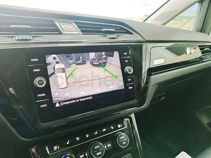 Usado VW Touran Sportline 150 CV (110 kW) 2018 Blanco Monovolumen