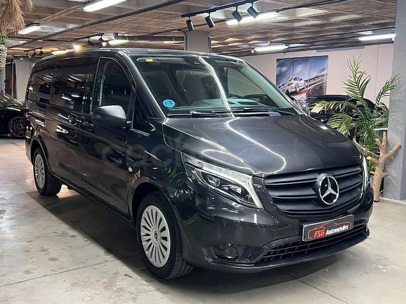 Usado Mercedes V220 Avantgarde 163 CV (119 kW) 2021 Negro Monovolumen