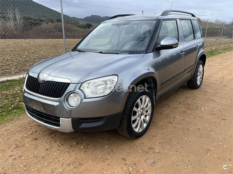 Usado Skoda Yeti Elegance 105 CV (77 kW) 2010 Gris / plata SUV