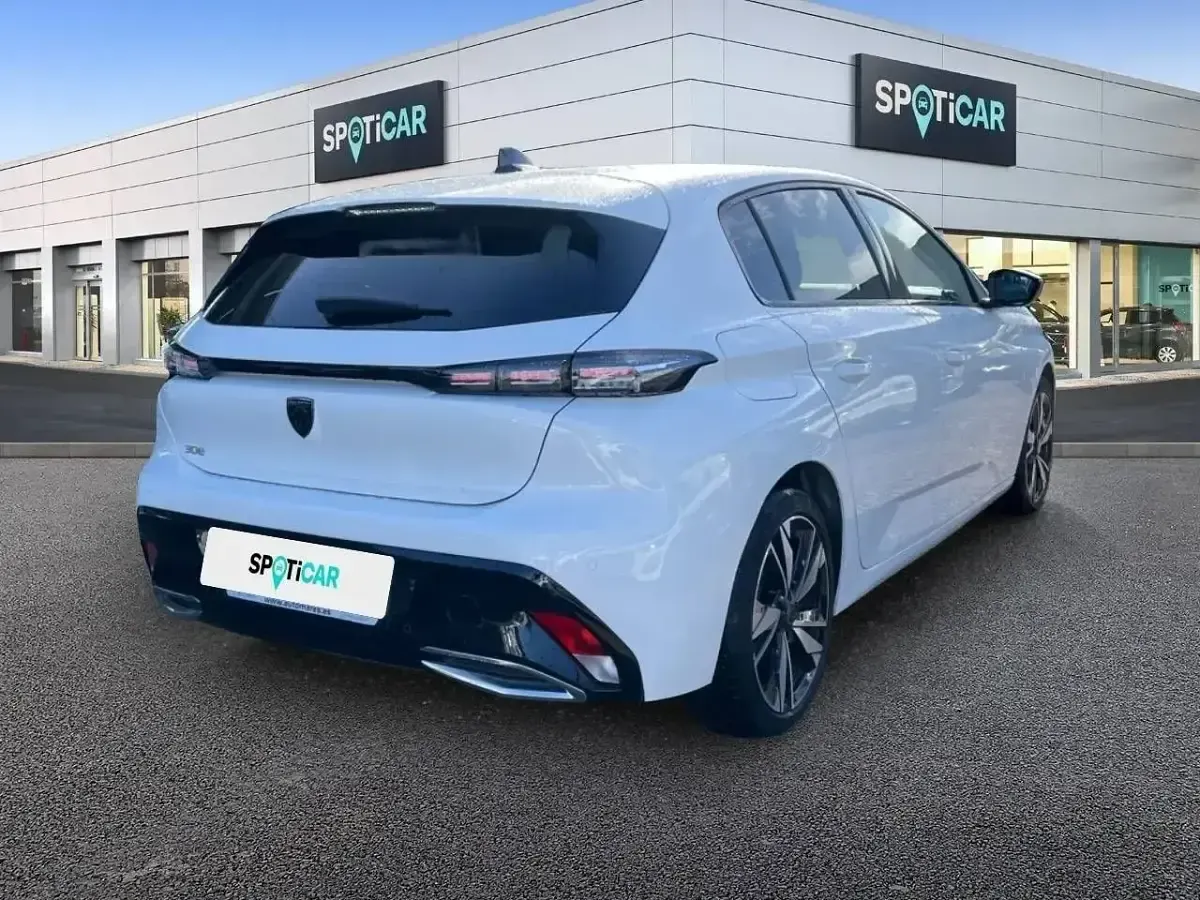 Usado Peugeot 308 Allure 130 CV (95 kW) 2022 Blanco Berlina