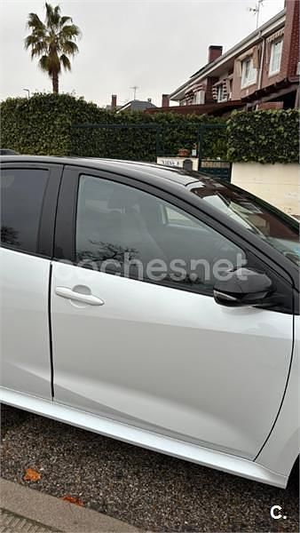 Usado Toyota Yaris Hybrid Plus 116 CV (85 kW) 2022 Blanco Berlina